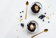 Yogurt is among the best high-protein low-calorie foods. (Image via Unsplash/Joanna Kosinska)